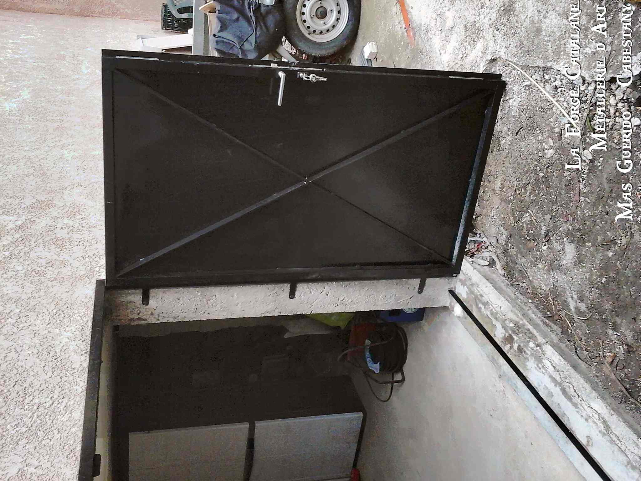 porte tolee 2 vantaux serrure 3 points forge catalane 3.jpg